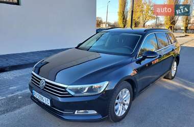 Універсал Volkswagen Passat 2015 в Ужгороді