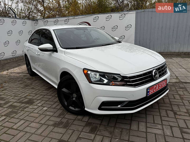 Седан Volkswagen Passat 2018 в Днепре