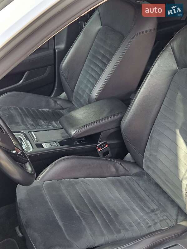 Універсал Volkswagen Passat 2015 в Ужгороді