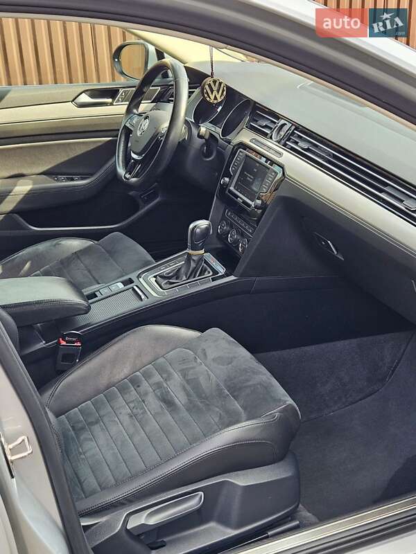 Універсал Volkswagen Passat 2015 в Ужгороді