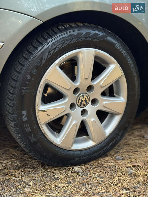 Универсал Volkswagen Passat 2006 в Киеве