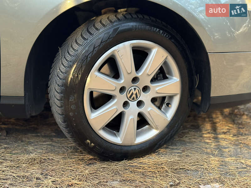 Универсал Volkswagen Passat 2006 в Киеве