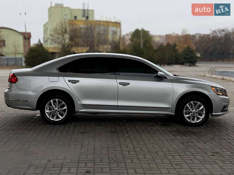 Седан Volkswagen Passat 2016 в Днепре фото 4 Седан Volkswagen Passat 2016 в Днепре