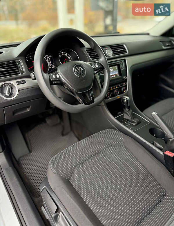 Седан Volkswagen Passat 2016 в Днепре фото 9 Седан Volkswagen Passat 2016 в Днепре