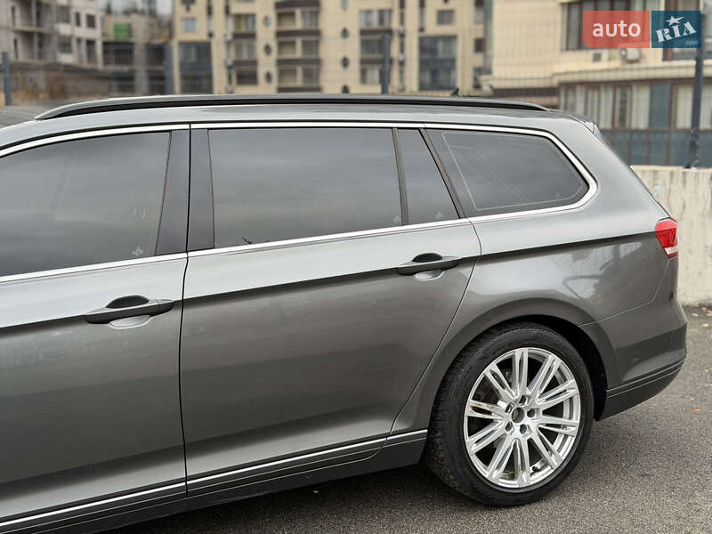 Универсал Volkswagen Passat 2016 в Киеве