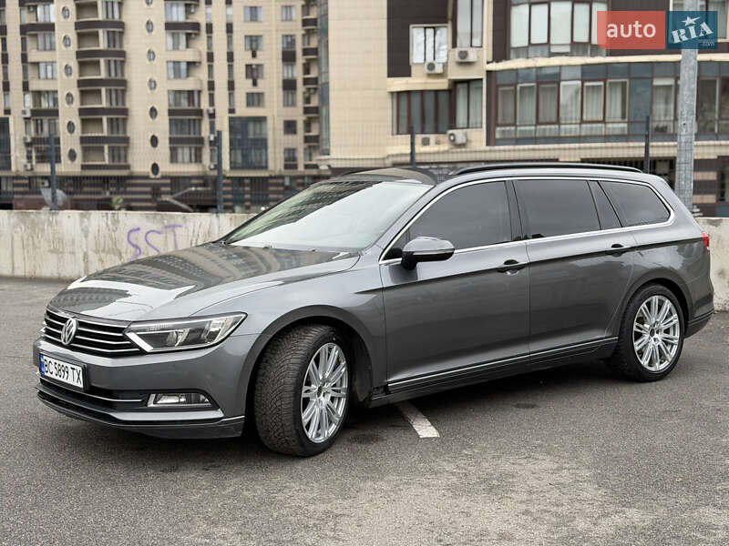 Универсал Volkswagen Passat 2016 в Киеве
