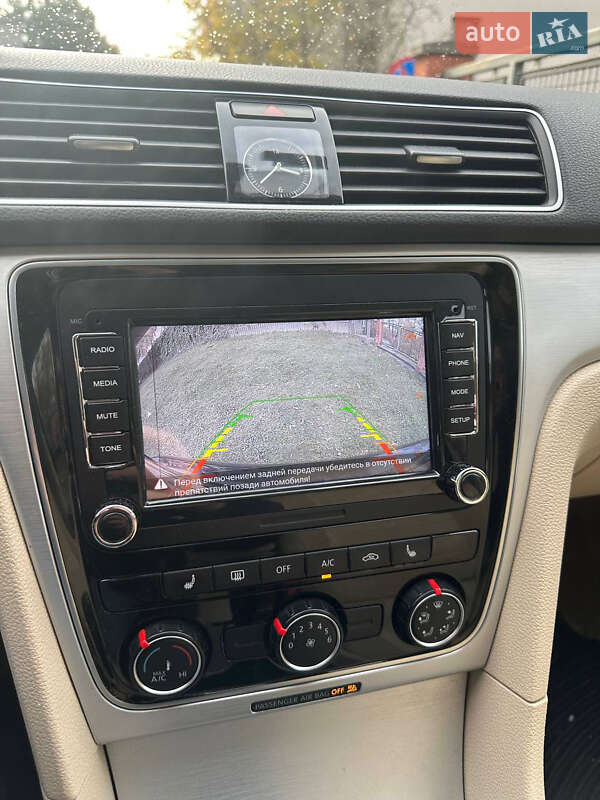 Седан Volkswagen Passat 2012 в Киеве