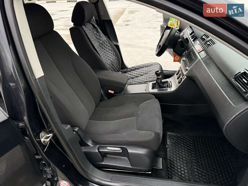 Универсал Volkswagen Passat 2006 в Звягеле