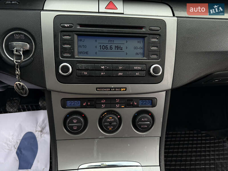 Универсал Volkswagen Passat 2006 в Звягеле
