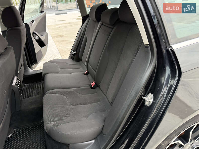 Универсал Volkswagen Passat 2006 в Звягеле