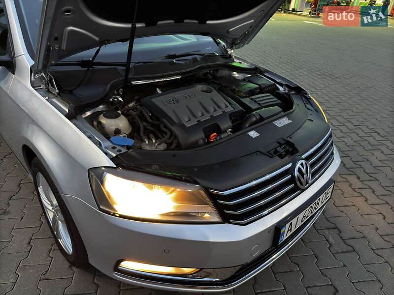 Універсал Volkswagen Passat 2012 в Києві