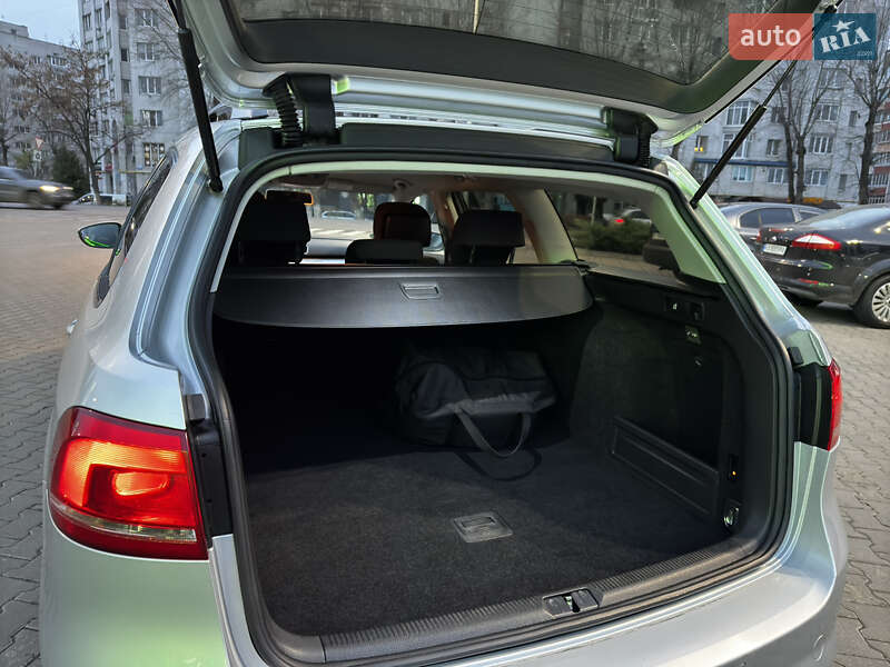 Універсал Volkswagen Passat 2012 в Києві