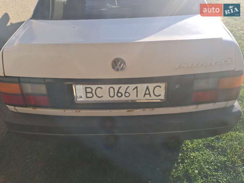 Седан Volkswagen Passat 1989 в Дрогобыче