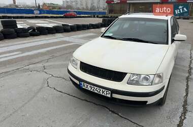 Універсал Volkswagen Passat 1999 в Харкові