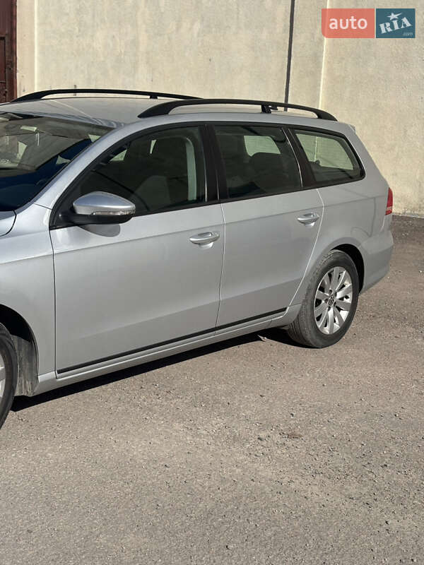 Универсал Volkswagen Passat 2011 в Львове фото 5 Универсал Volkswagen Passat 2011 в Львове