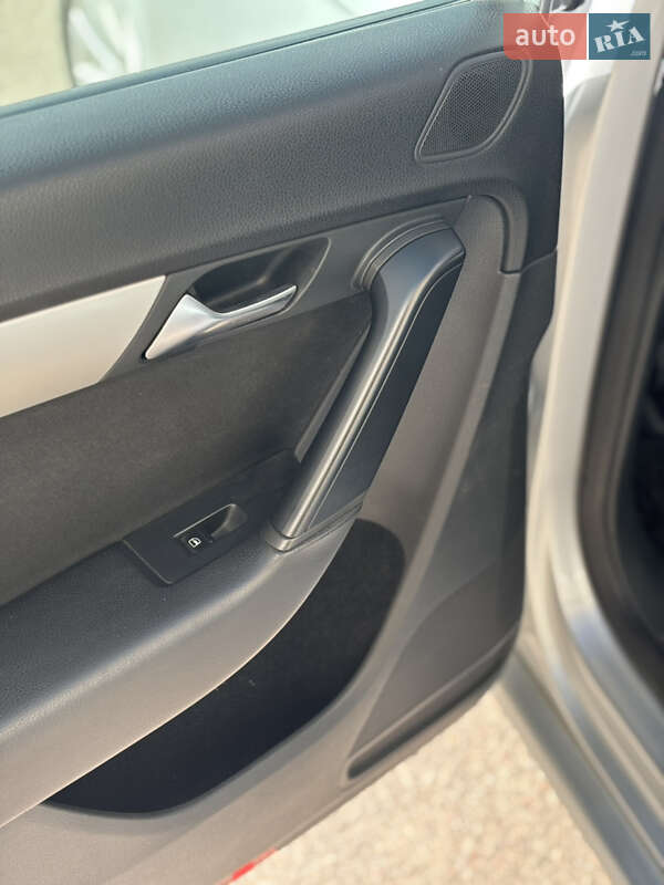 Универсал Volkswagen Passat 2011 в Львове фото 27 Универсал Volkswagen Passat 2011 в Львове