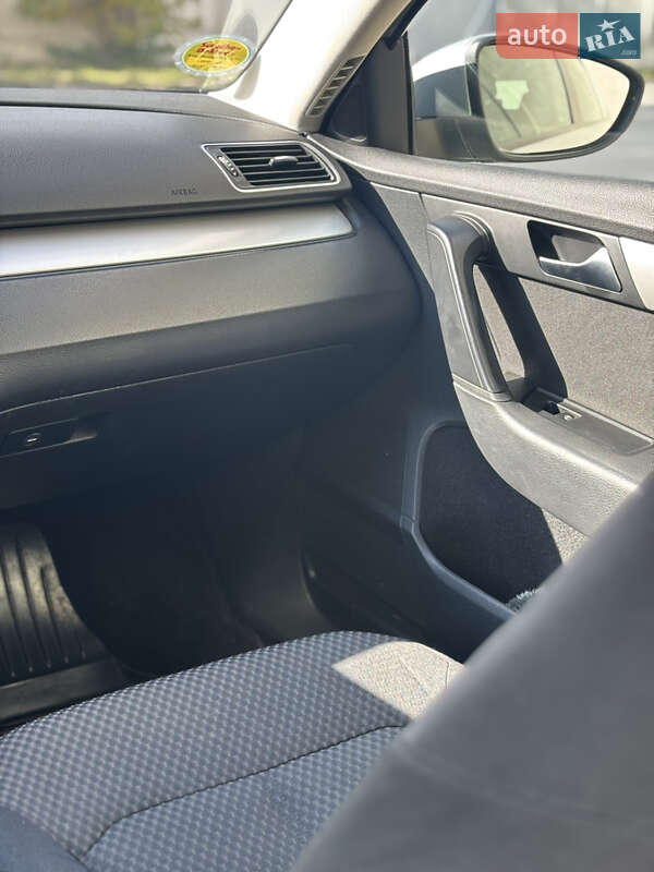 Универсал Volkswagen Passat 2011 в Львове фото 30 Универсал Volkswagen Passat 2011 в Львове