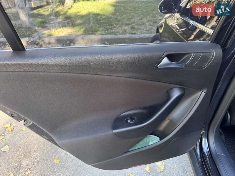 Седан Volkswagen Passat 2008 в Киеве