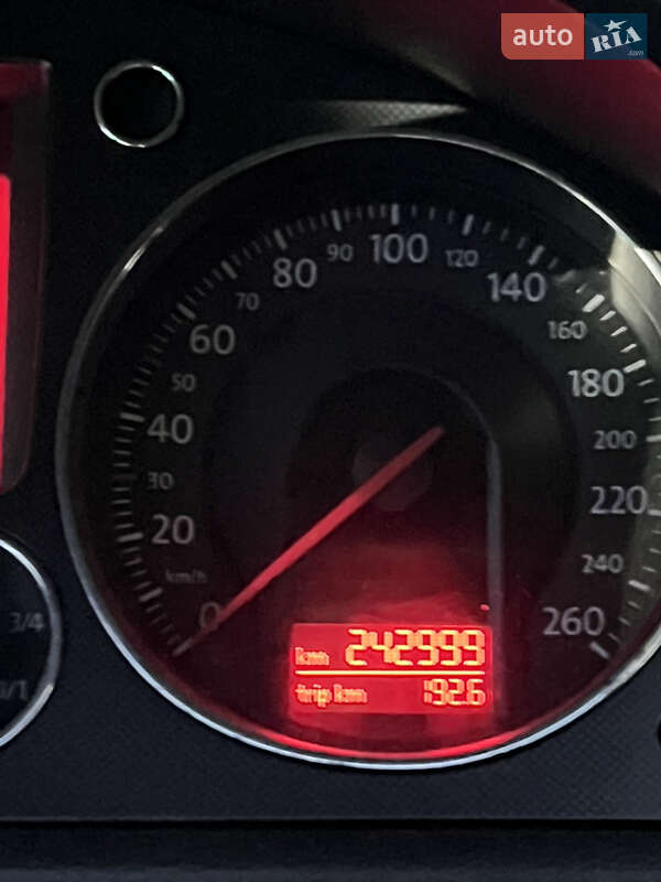 Седан Volkswagen Passat 2005 в Чернівцях