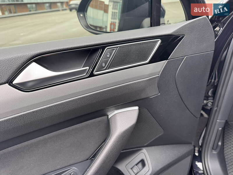 Седан Volkswagen Passat 2015 в Києві