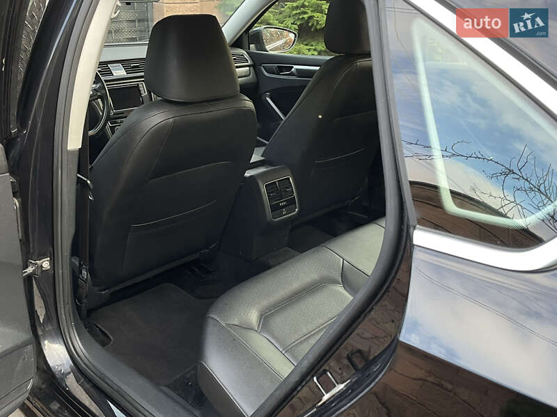 Седан Volkswagen Passat 2018 в Луцке