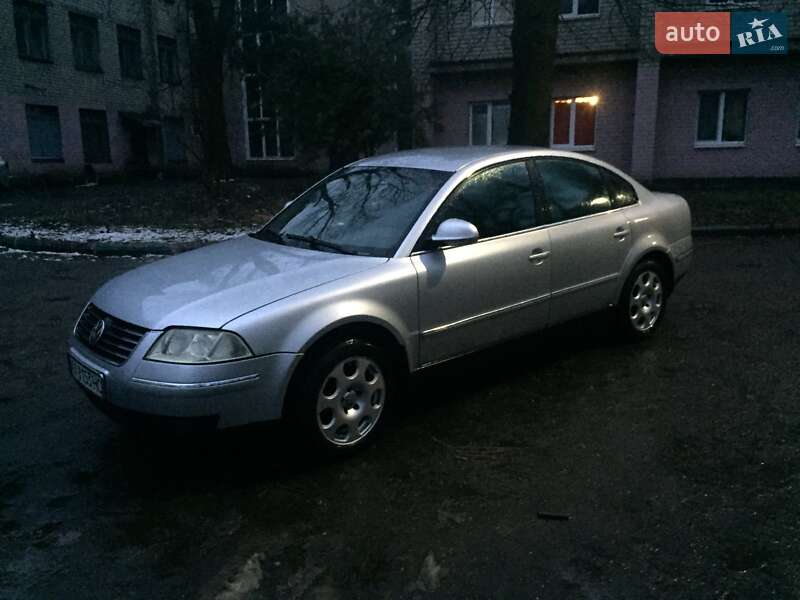 Седан Volkswagen Passat 2004 в Днепре