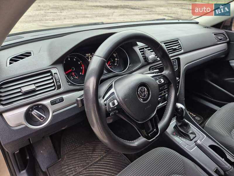 Седан Volkswagen Passat 2016 в Сумах