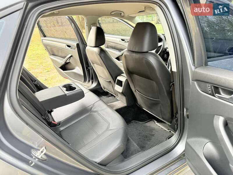 Седан Volkswagen Passat 2014 в Харькове фото 24 Седан Volkswagen Passat 2014 в Харькове