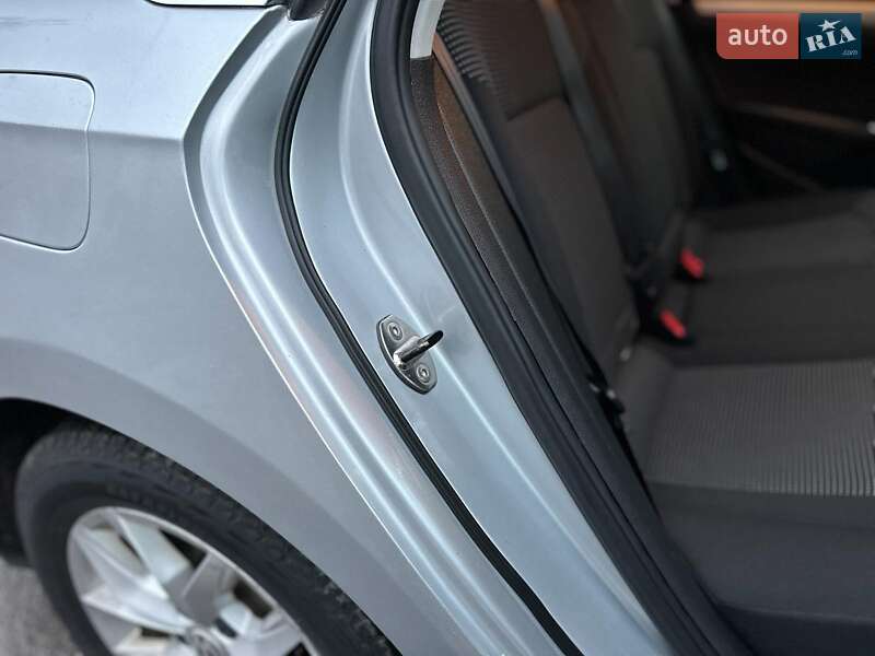 Седан Volkswagen Passat 2016 в Виннице