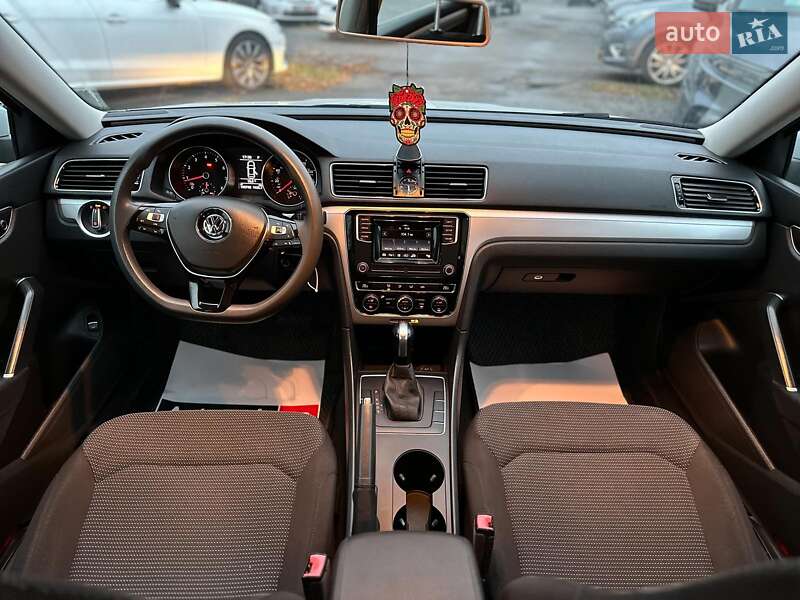 Седан Volkswagen Passat 2016 в Виннице