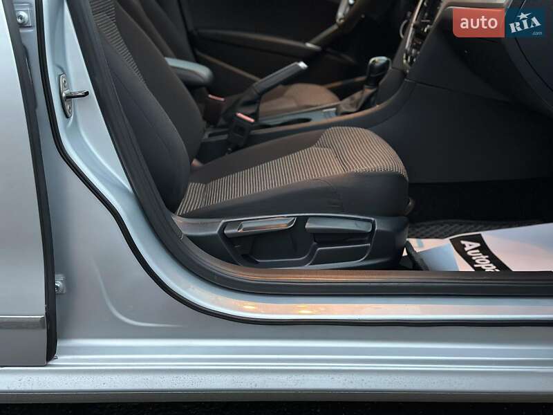 Седан Volkswagen Passat 2016 в Виннице