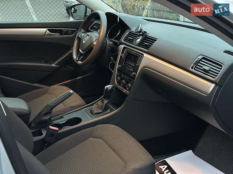 Седан Volkswagen Passat 2016 в Виннице