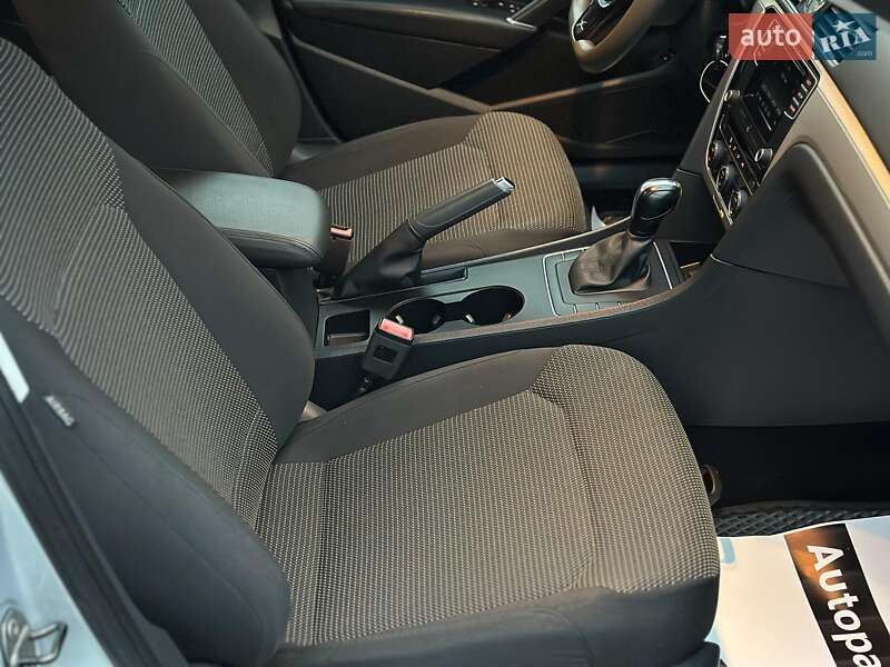 Седан Volkswagen Passat 2016 в Виннице