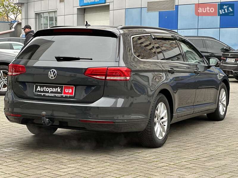 Универсал Volkswagen Passat 2015 в Одессе