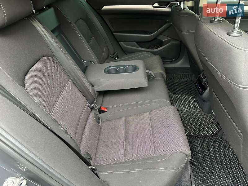 Универсал Volkswagen Passat 2015 в Одессе