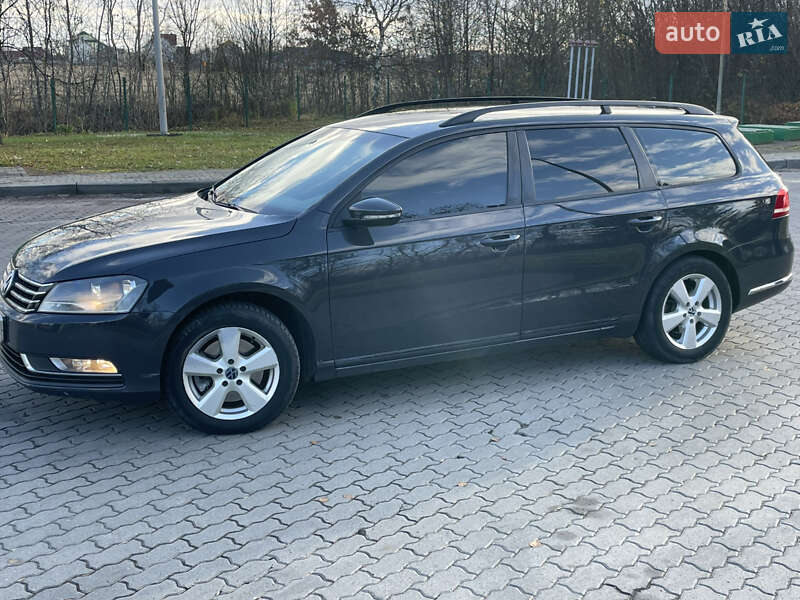 Универсал Volkswagen Passat 2012 в Ивано-Франковске