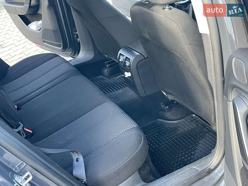 Универсал Volkswagen Passat 2012 в Ивано-Франковске