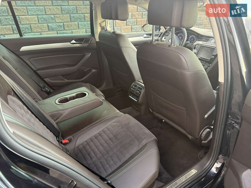 Универсал Volkswagen Passat 2016 в Ровно фото 15 Универсал Volkswagen Passat 2016 в Ровно