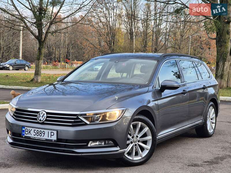 Универсал Volkswagen Passat 2015 в Ровно