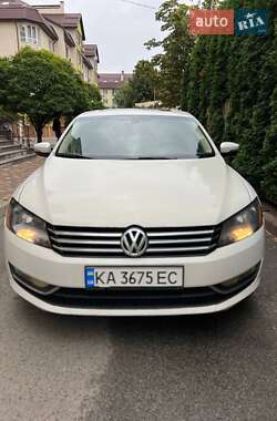 Седан Volkswagen Passat 2012 в Києві