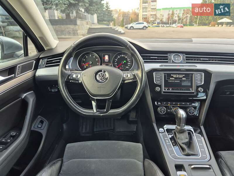 Универсал Volkswagen Passat 2015 в Ровно