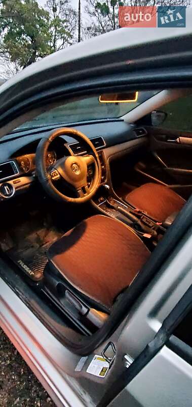 Седан Volkswagen Passat 2011 в Харькове