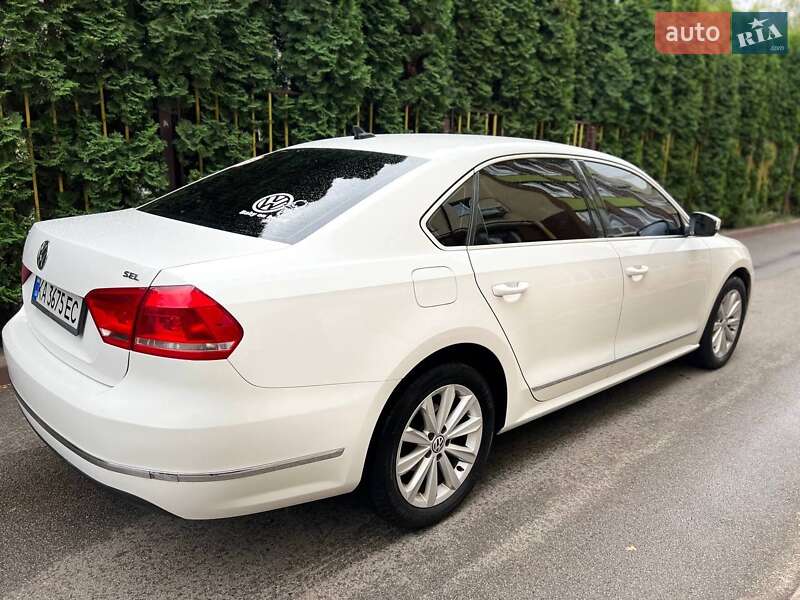 Седан Volkswagen Passat 2012 в Киеве