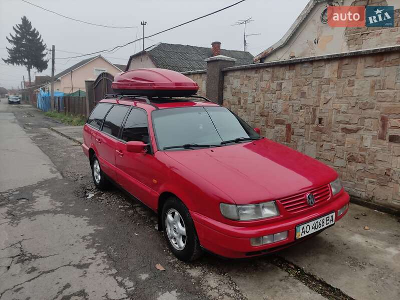 Универсал Volkswagen Passat 1995 в Виноградове
