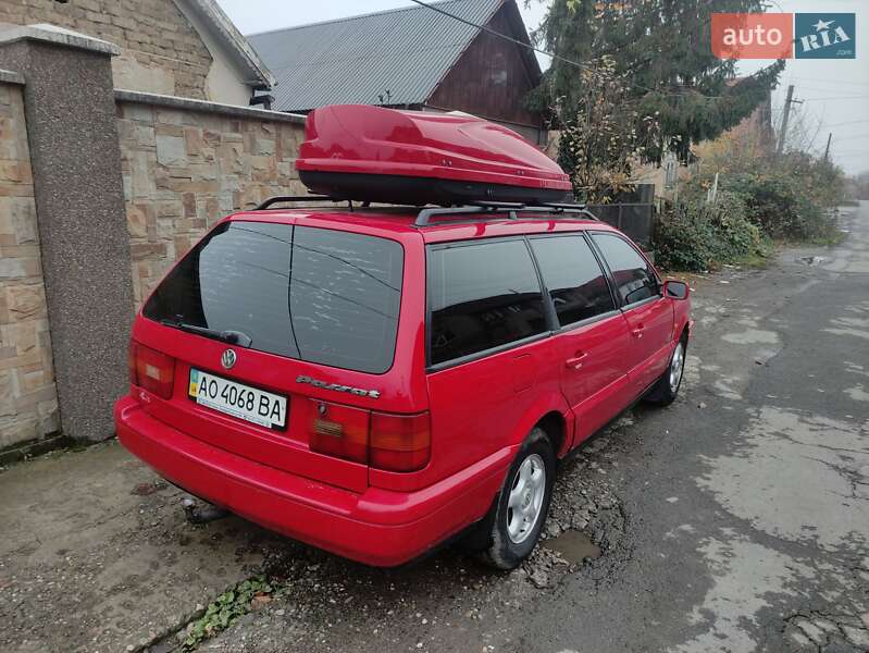 Универсал Volkswagen Passat 1995 в Виноградове