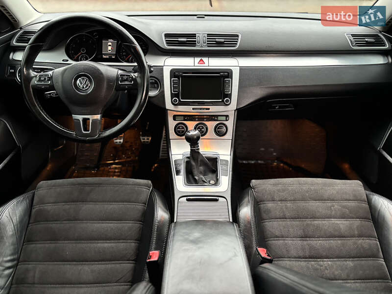 Седан Volkswagen Passat 2006 в Ужгороде