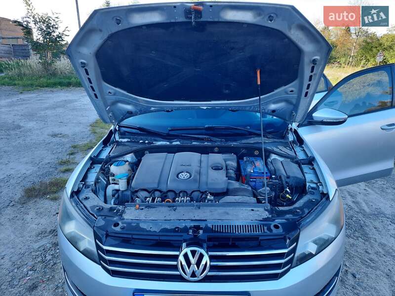 Седан Volkswagen Passat 2012 в Новом Роздоле