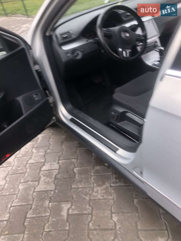 Универсал Volkswagen Passat 2009 в Звягеле