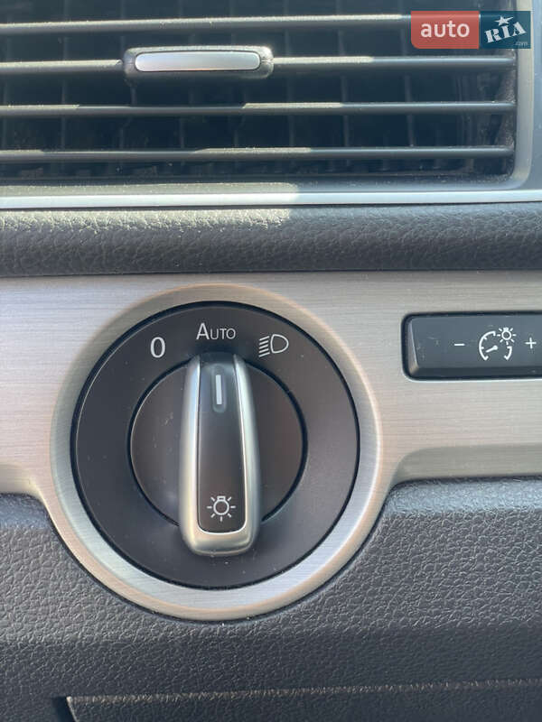 Седан Volkswagen Passat 2014 в Луцке