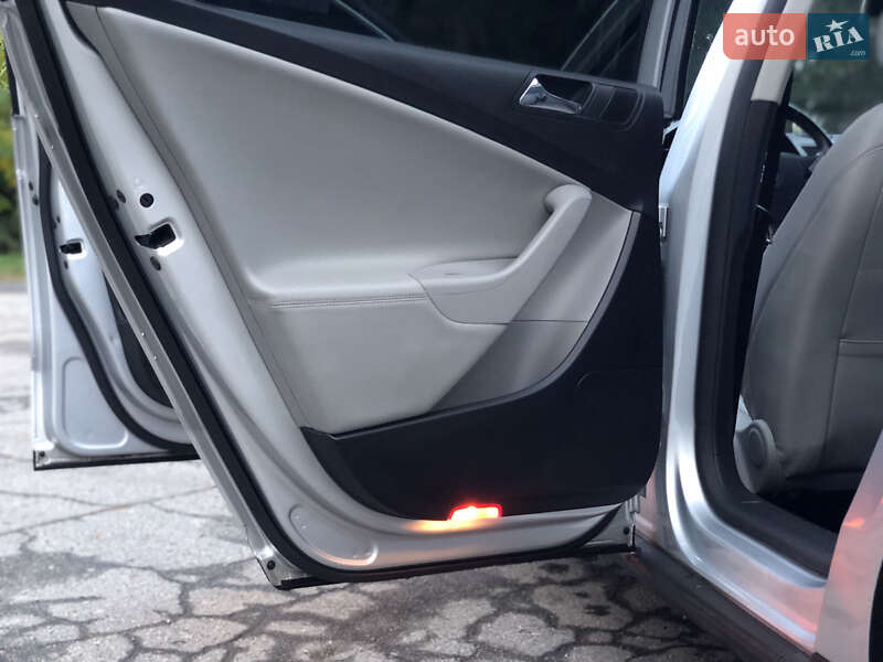 Седан Volkswagen Passat 2005 в Умани